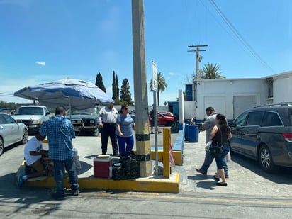 Los comerciantes ambulantes se enfrenta a las altas temperaturas