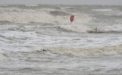 Tormenta tropical 'Alberto' amenaza la costa de Texas con lluvias, tornados e inundaciones