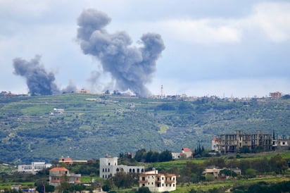 Muere miembro de Hezbolá en ataque israelí contra un vehículo en el sur del Líbano