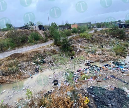 En arroyo de la colonia 21 de Marzo corrió más basura que agua