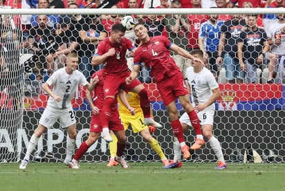 1-1. Jovic salva a Serbia en el último córner en el partido contra Eslovenia