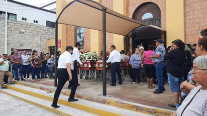 Guardia de AHMSA y su familia reciben el último adiós con amor