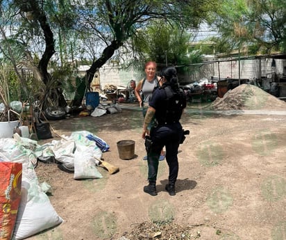 Alarma incendio de bote de basura dentro de un vivero