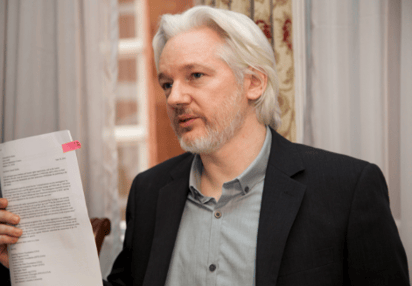 Julian Assange se declara culpable en audiencia inicial