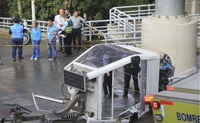 Se desploma cabina de teleférico en Colombia, reportan al menos un muerto