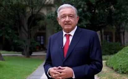 AMLO se despide de maestros y agradece que durante su mandato no hubo paros