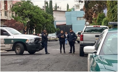 Hallan a mujer sin vida con lesiones de arma blanca en CDMX 