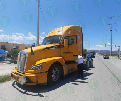 Tráiler hace despapaye en Avenida las Torres