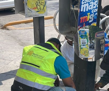 Desmantela obras públicas de Torreón cabinas Telefónicas 