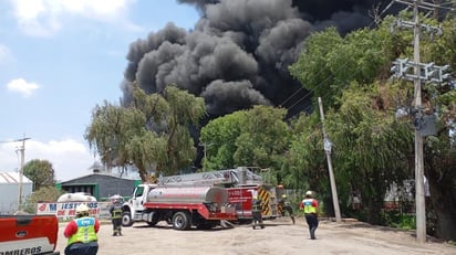 VIDEO: Incendio en fábrica de aditivos de automóviles en Cuautitlán Izcalli