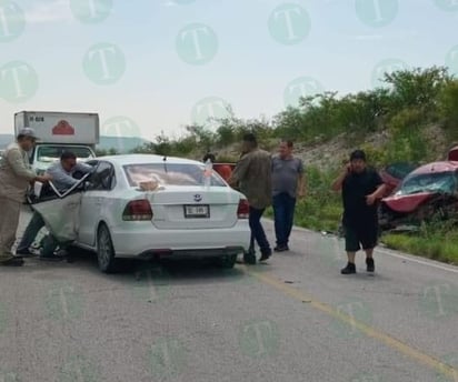 Sobrevivientes de accidente en la Monclova-Candela luchan por su vida 