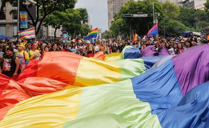 Marchas del orgullo LGBTQ festejan la diversidad en América Latina