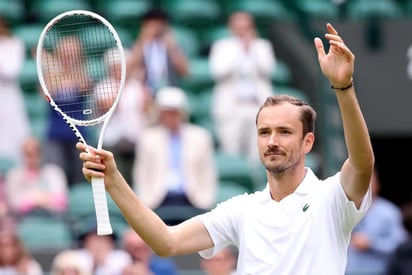 Avanzan Medvedev, Ruud y Dimitrov por la vía rápida en Wimbledon