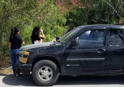 Bebé de 1 año queda atrapado en el interior de una pick-up