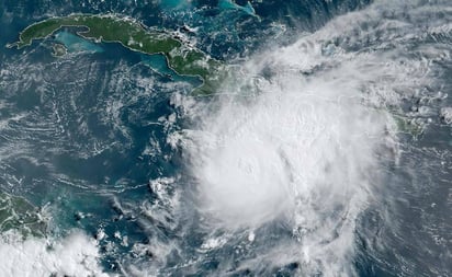 Beryl llegará a Jamaica con fuerza de huracán mayor y amenaza a México y Belice