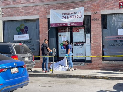 Un hombre pierde la vida en las afueras de las oficinas de Bienestar