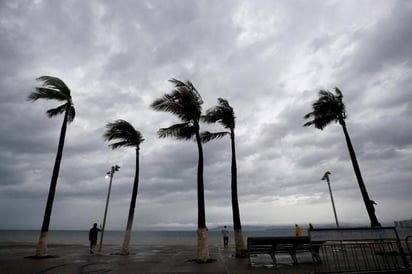 Huracanes: Aunque el ojo del huracán no pasó por Cancún, sí se sintió su impacto