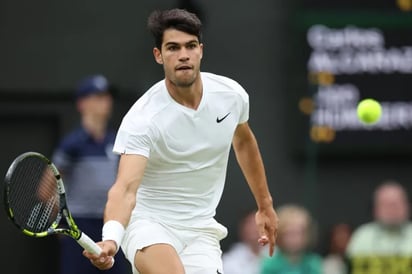 Alcaraz, a cuartos de Wimbledon tras ganar en cuatro sets a Humbert