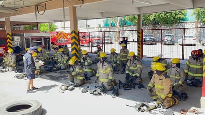 Bomberos de Torreón: Los bomberos de Torreón han recibido formación previa en diversas áreas