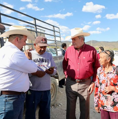 Obras de desazolve mejoran abrevadores en sectores rurales