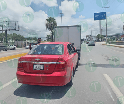 Policiaca : Solo daños materiales fue el saldo del percance vial.