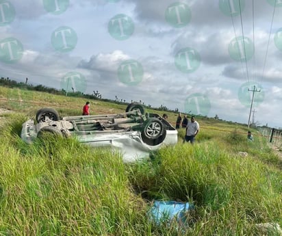 Mujer pierde la vida en trágica volcadura en la carretera Saltillo-Monclova: La identidad de la mujer no ha sido revelada por las autoridades en este momento