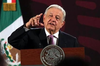 AMLO : \'Todos los ciudadanos están obligados a respetar la Constitución, pero las autoridades estamos más obligados\', dijo AMLO 