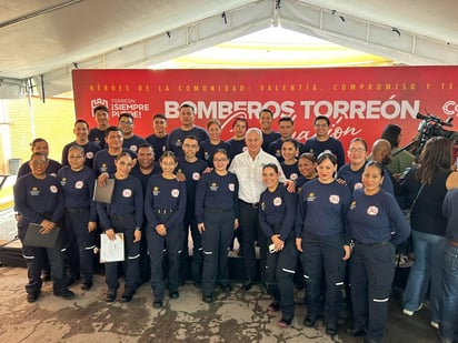 Torreón : Alcalde Román Cepeda elogia el compromiso de nuevos voluntarios de Protección Civil y Bomberos en Torreón