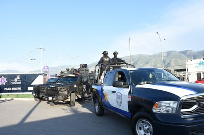 Policiaca : La intervención, realizada en una camioneta Chevrolet Silverado, llevó a la detención de dos personas