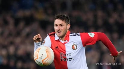 Santiago Giménez no saldrá del Feyenoord: Dennis te Kloese