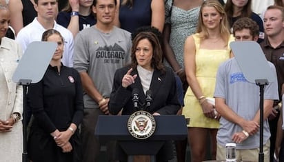 Kamala Harris elogia a Biden en su debut presidencial