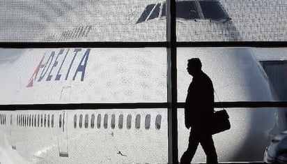 Delta : Solo en el día de hoy Delta ha cancelado 451 vuelos
