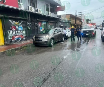 Policiaca : La dama fue llevada con signos vitales al hospital.