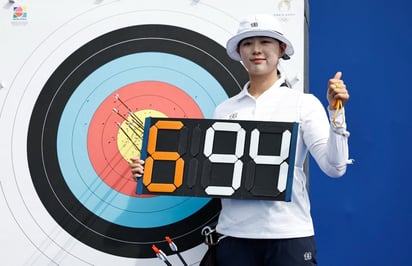 Olimpiadas 2024 : Sihyeon Lim, arquera coreana, hizo historia en el primer día de competencia en el tiro con arco donde contabilizó 694 puntos