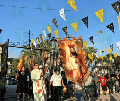 comunidad católica: Se cantaron las mañanitas en la parroquia Santiago Apóstol.
