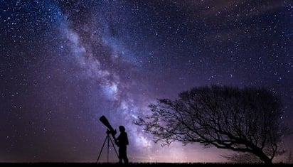 Ciencia : Prepárate para un espectáculo celeste con lluvias de meteoros, fases lunares y conjunciones planetarias