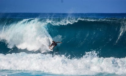 Las 5 playas con las olas más peligrosas del mundo para surfear