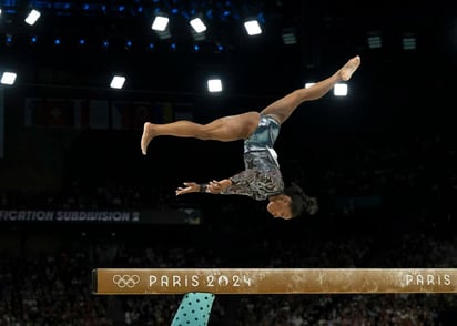 DEPORTES: Simone Biles ha servido de inspiración para miles de deportistas y aficionados. Y no solo por sus triunfos en la pista.