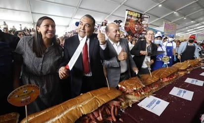 Medio millón de visitantes llegan a la Feria de la Torta en CDMX