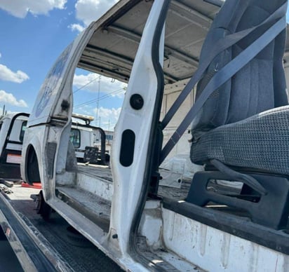 policiaca: La camioneta robada de la tintorería México en Piedras Negras fue hallada desmantelada en la colonia Buenos Aires