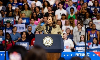 'Derroté a los cárteles como fiscal', dice Kamala Harris en mitin en Arizona