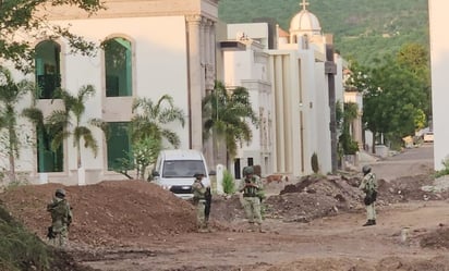 Hallan restos humanos en fosa clandestina cerca del panteón Jardines del Humaya  