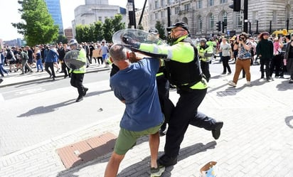 Reino Unido: \'No al racismo, no al odio\', protestan los británicos