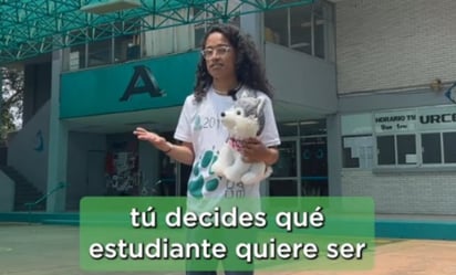 Tiktoker lanza mensaje a jóvenes que se quedaron en Bachilleres