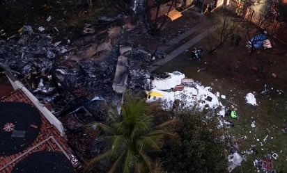 Rescatan 62 cuerpos de avión que se estrelló en Brasil; identifican a 2 víctimas