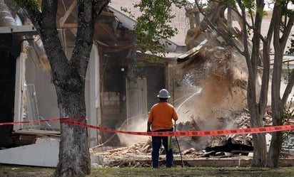 Demuelen iglesia de Texas donde murieron 26 personas en tiroteo en 2017