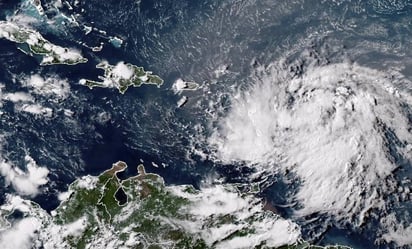 Tormenta Ernesto gana fuerza mientras se acerca a Puerto Rico y las Islas Vírgenes