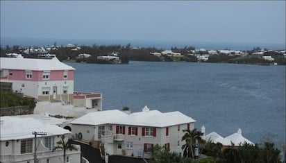 Huracanes : La isla de Bermuda es un reconocido centro financiero extraterritorial con una construcción sólida