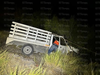 POLICIACA: Una camioneta terminó en el fondo de un barranco, el conductor resultó ileso