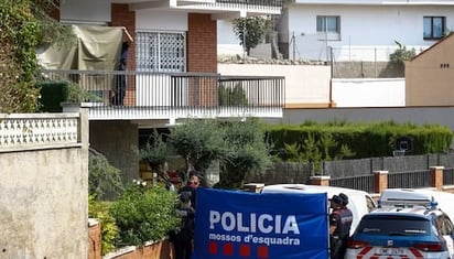 Barcelona: La División de Investigación Criminal se ha hecho cargo de las pesquisas para aclarar las circunstancias de ambos asesinatos 